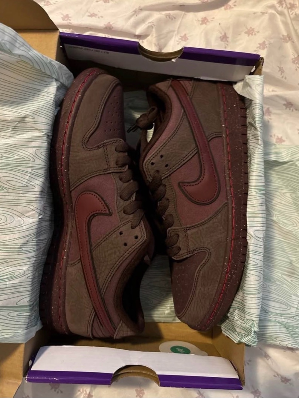 Nike SB Dunk Low Premium "City of Love Collection - Burgundy Crush"